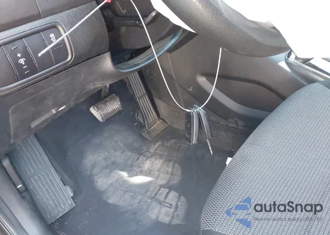 2017 Kia Forte Lx z USA, uszkodzony, nr VIN 3KPFK4A7XHE103758